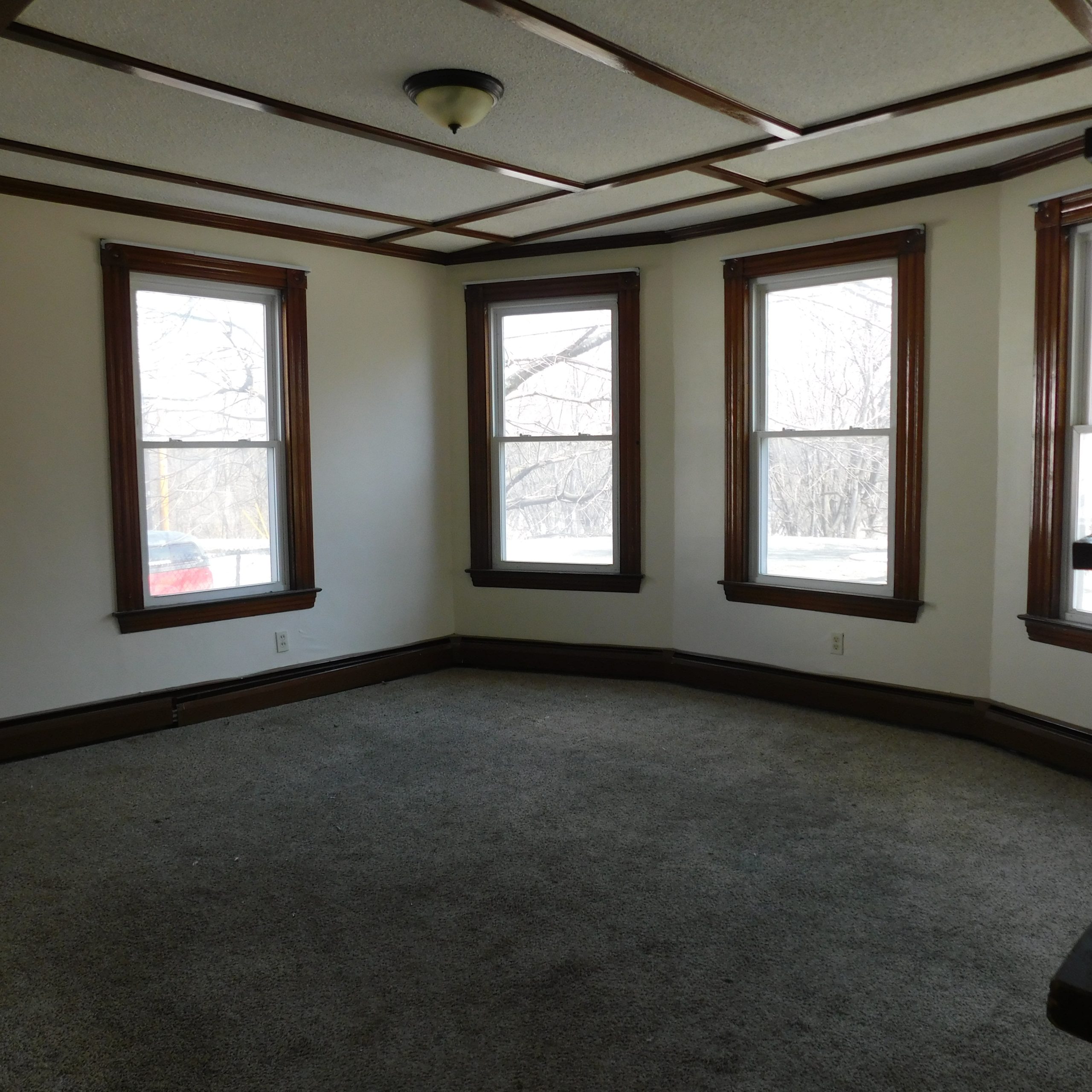 Newly Refreshed 1st Floor Unit