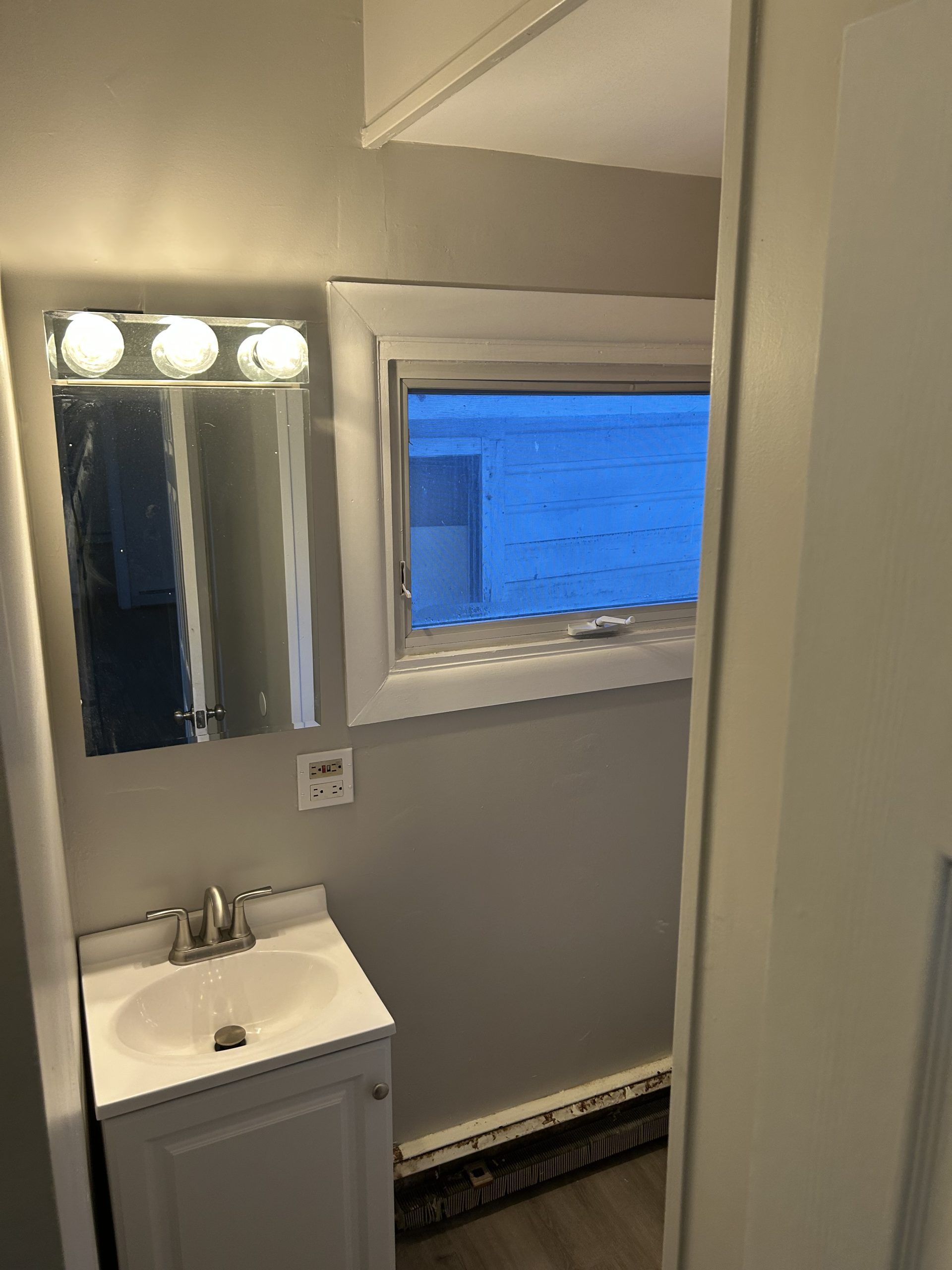 3 Bed 1 Bath Apartment